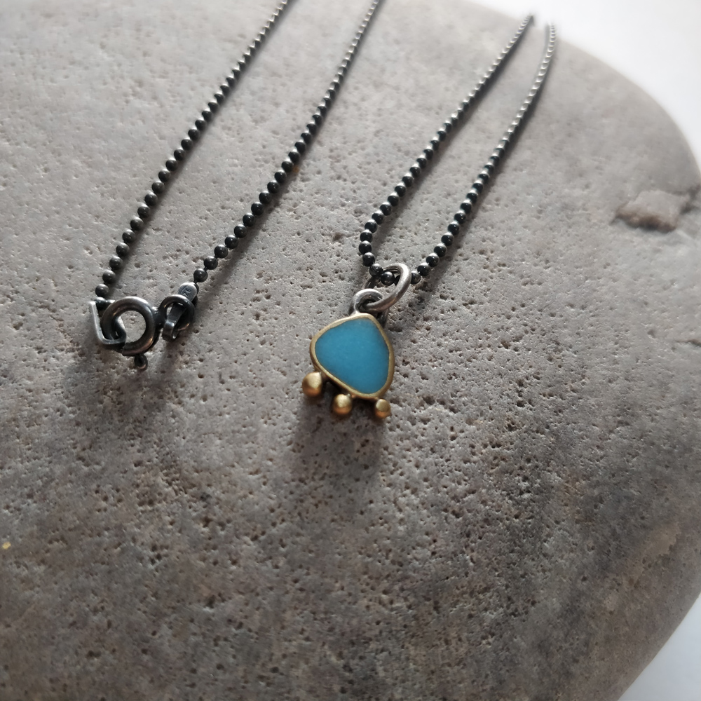 Turquoise and gold necklace 